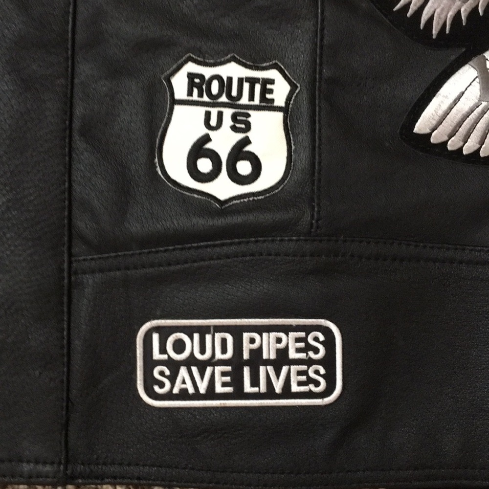 Diamond Plate Men’s Genuine Leather Vest - Picture 8 of 9
